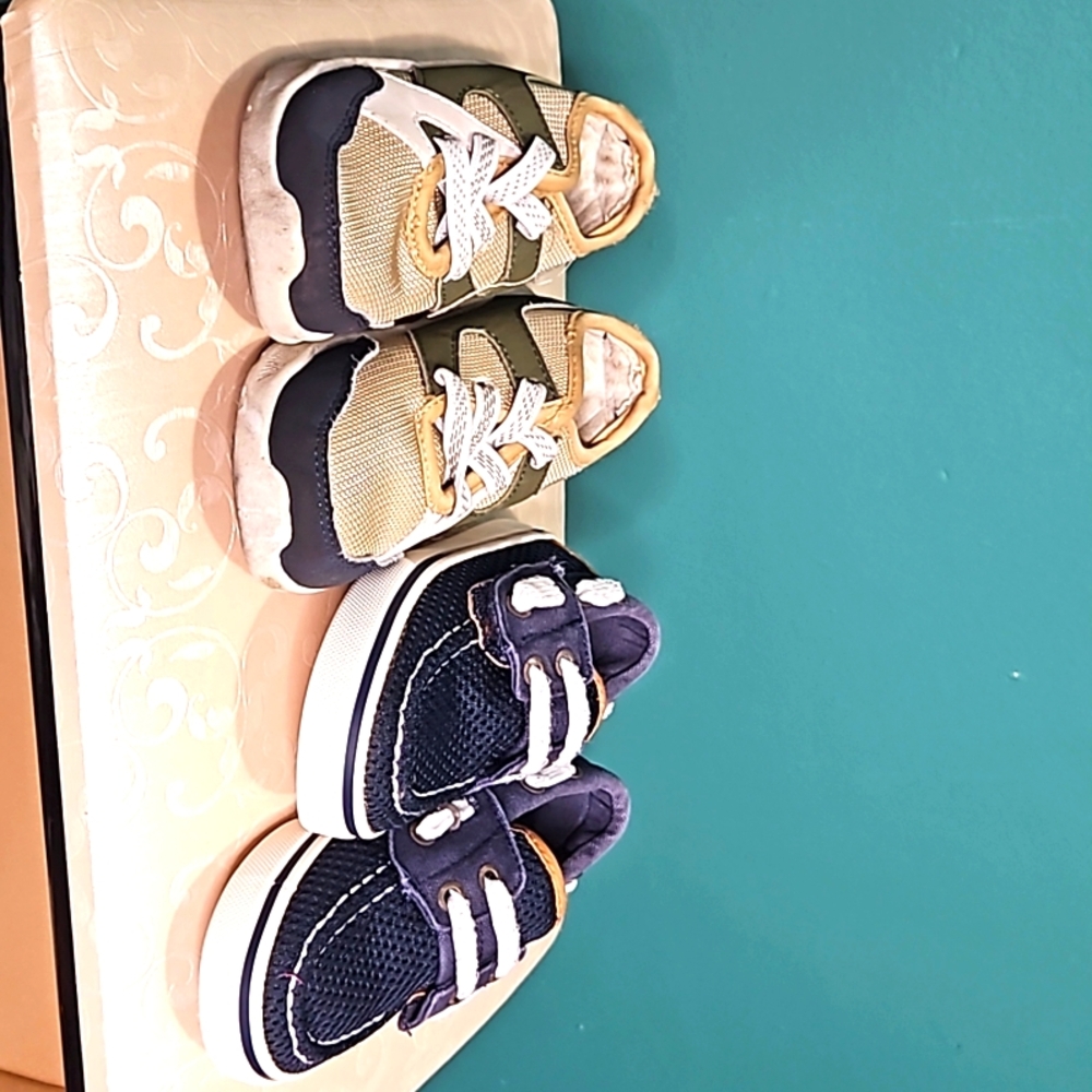4 PER GIRLS SHOES  FOR $10